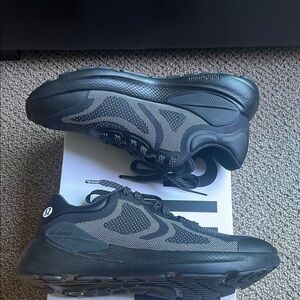Lululemon Women’s Black and Gray Waterproof Beyondfeel Run Sneakers. Size 11.5